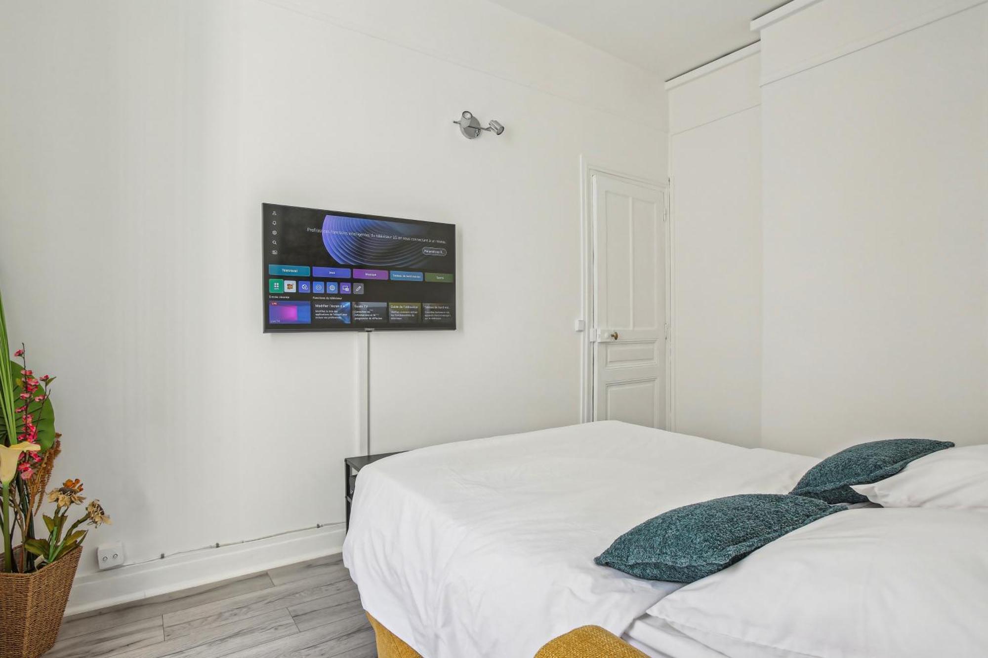 Chic And Comfortable Apart Paris Exterior photo